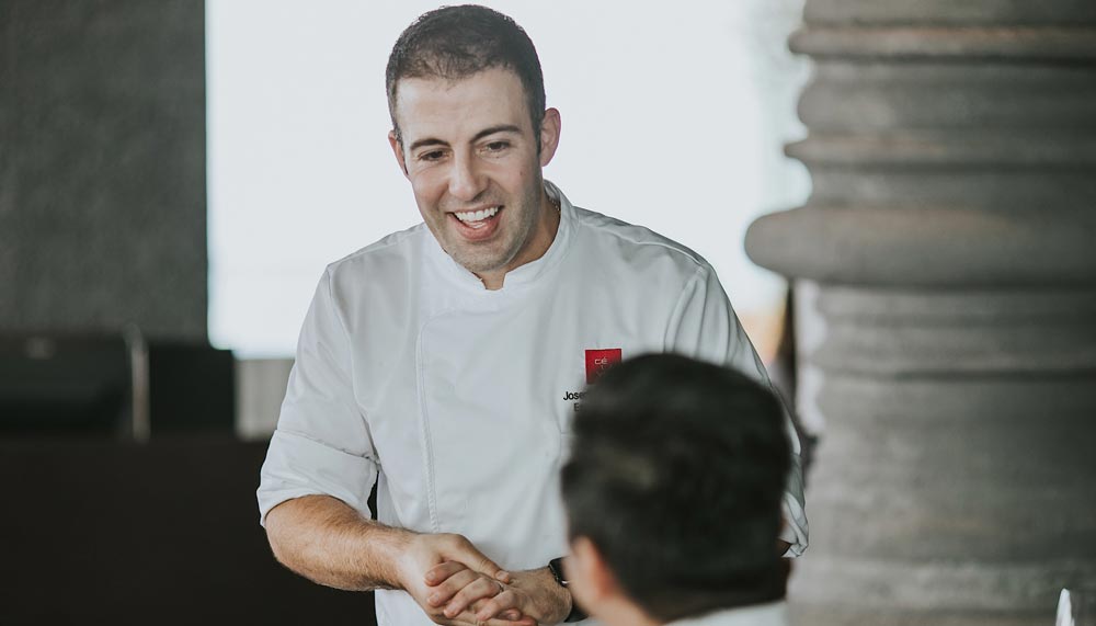 Joseph Sergentakis, Mr and Mrs Fox