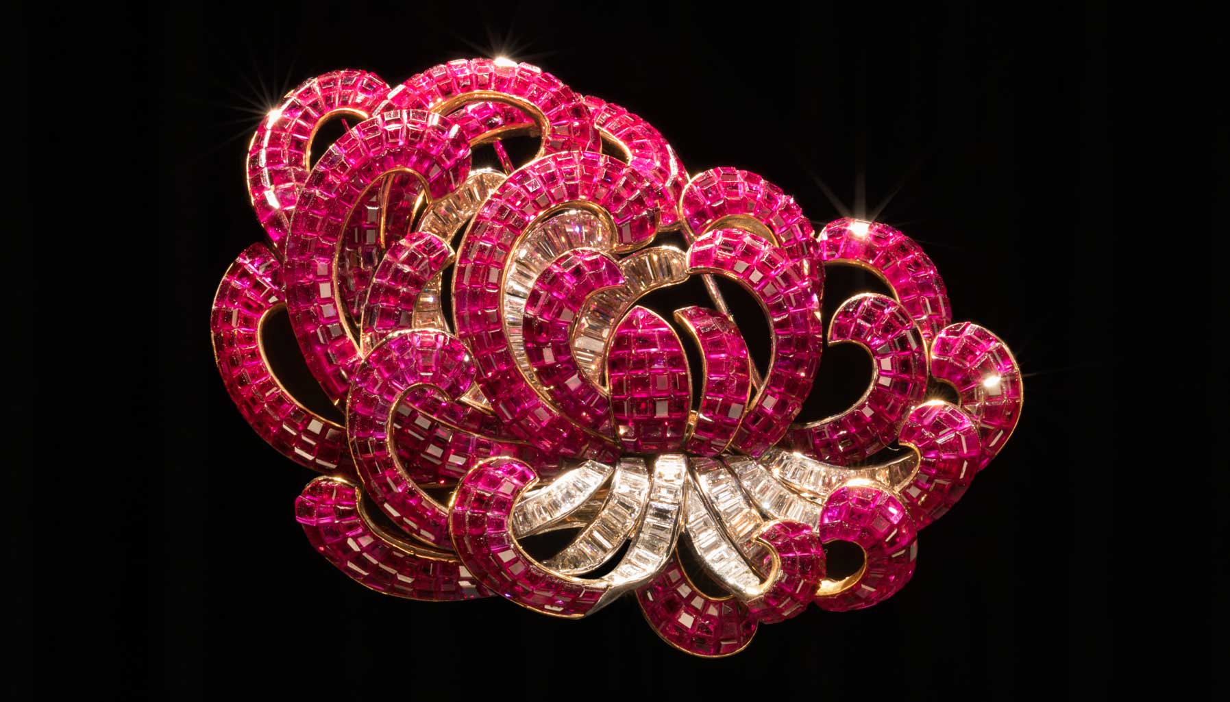 Van Cleef & Arpels jewellery exhibition, China