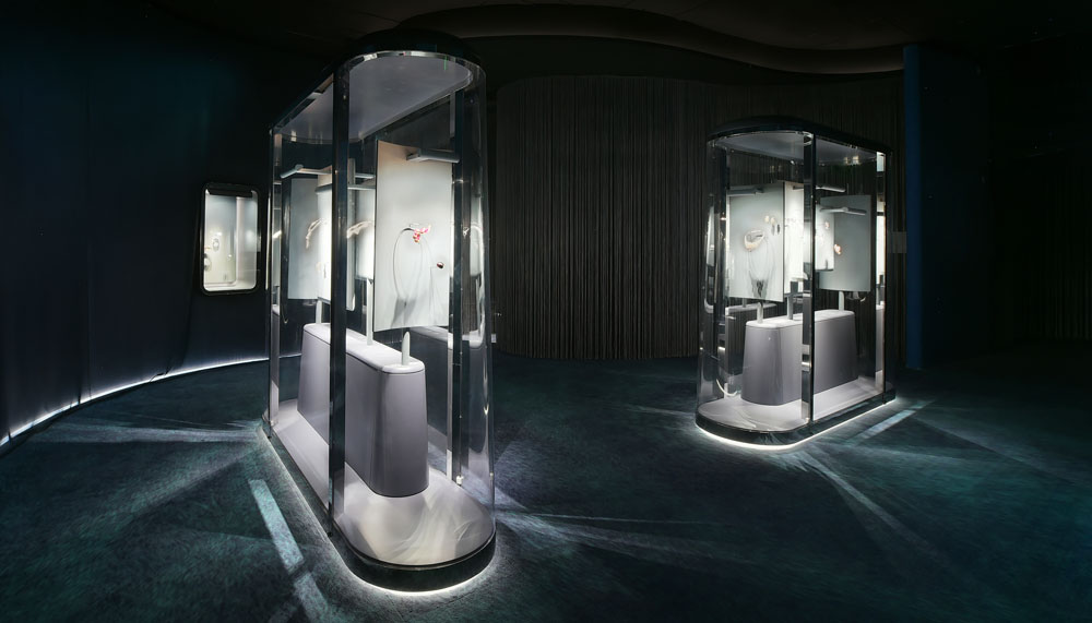 Van Cleef & Arpels jewellery exhibition, China