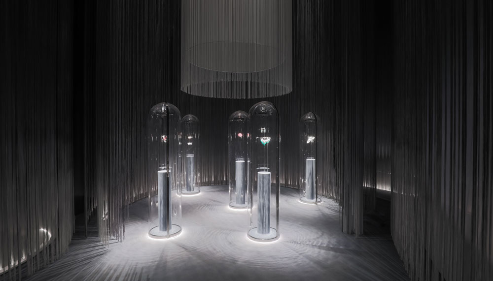 Van Cleef & Arpels jewellery exhibition, China