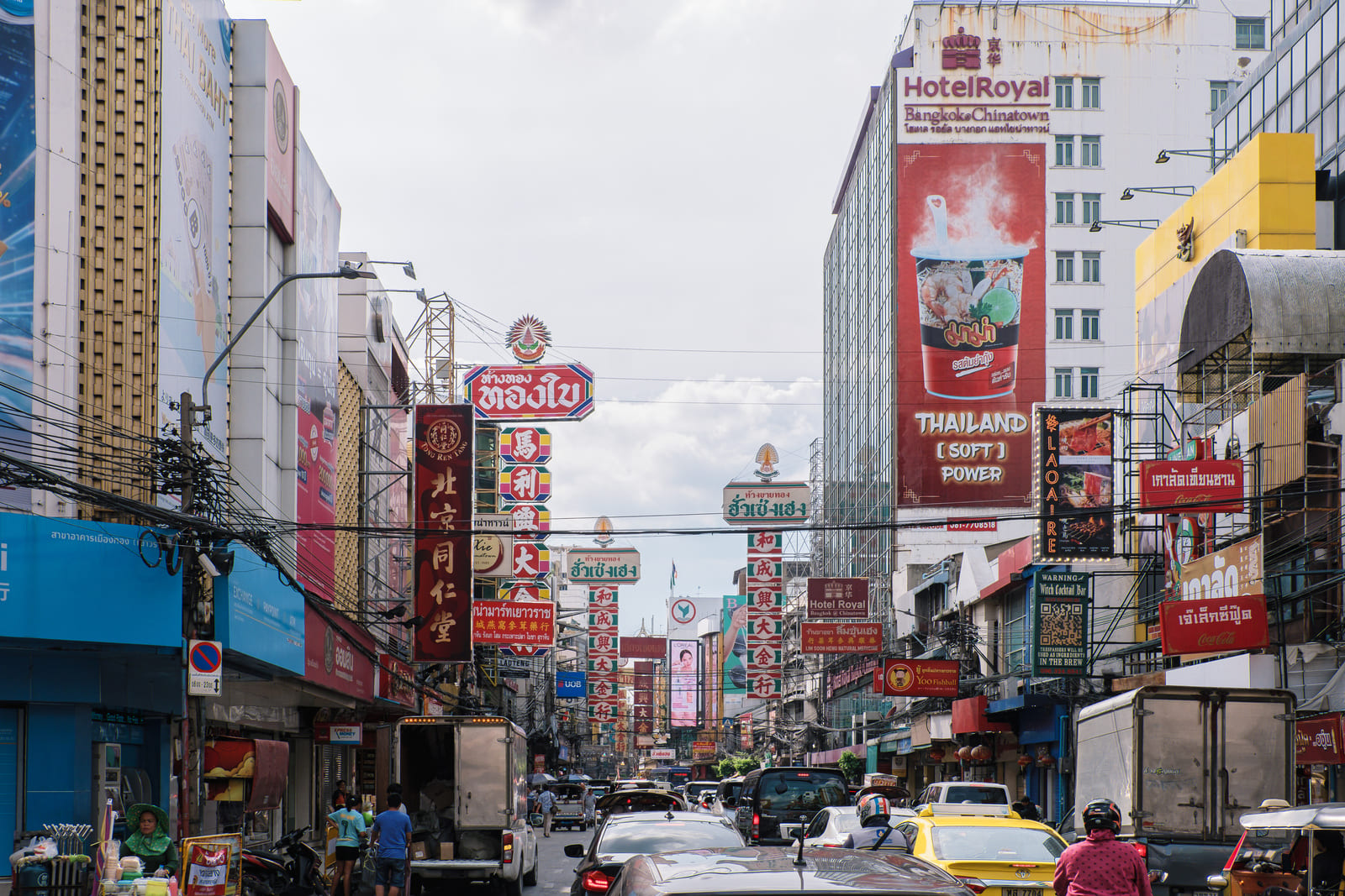 Yaowarat: Savor and Enjoy from Dawn to Dusk