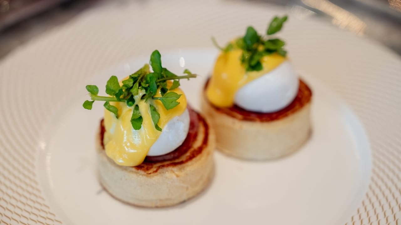Gordon Ramsay Bar & Grill’s Eggs Benedict for the pre-drive breakfast